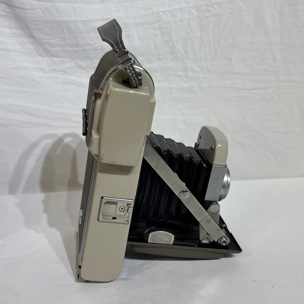Polaroid Land Camera Model 80 B Antique Vintage Case Extras 80B Light  Reducer